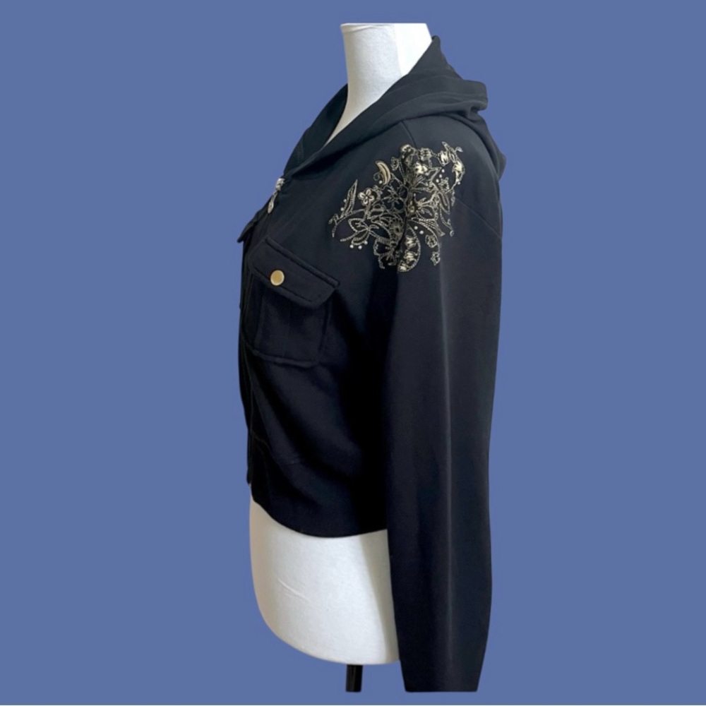 Crest Black Cropped Sweatshirt Hoodie Size XL Gold Embellished Shoulder - Picture 4 of 9